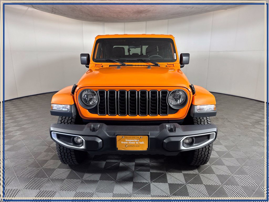 Certified 2025 Jeep Gladiator Sport AWD/4WD image 3