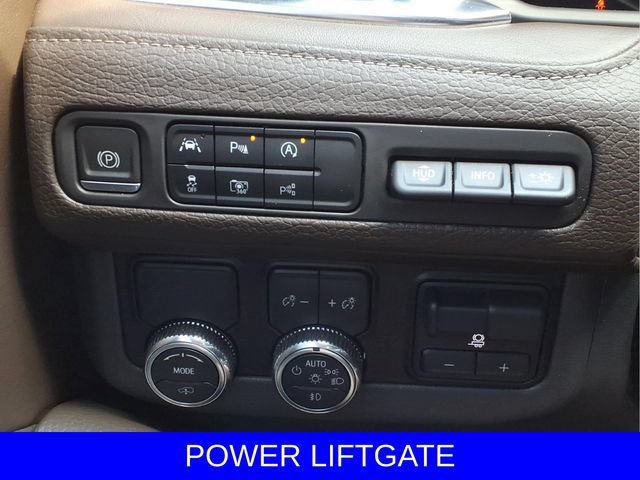 Used 2023 GMC Yukon Denali w/ Denali Reserve Package RWD image 16