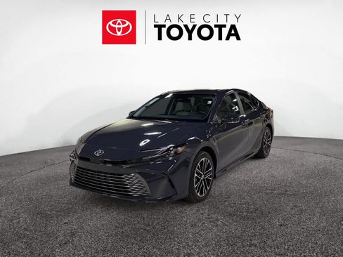 Used 2026 Toyota Camry XLE image 1