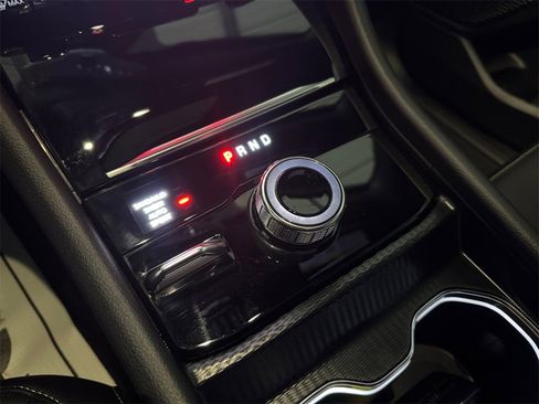 Used 2025 Jeep Grand Cherokee L Limited w/ Luxury Tech Group II image 21