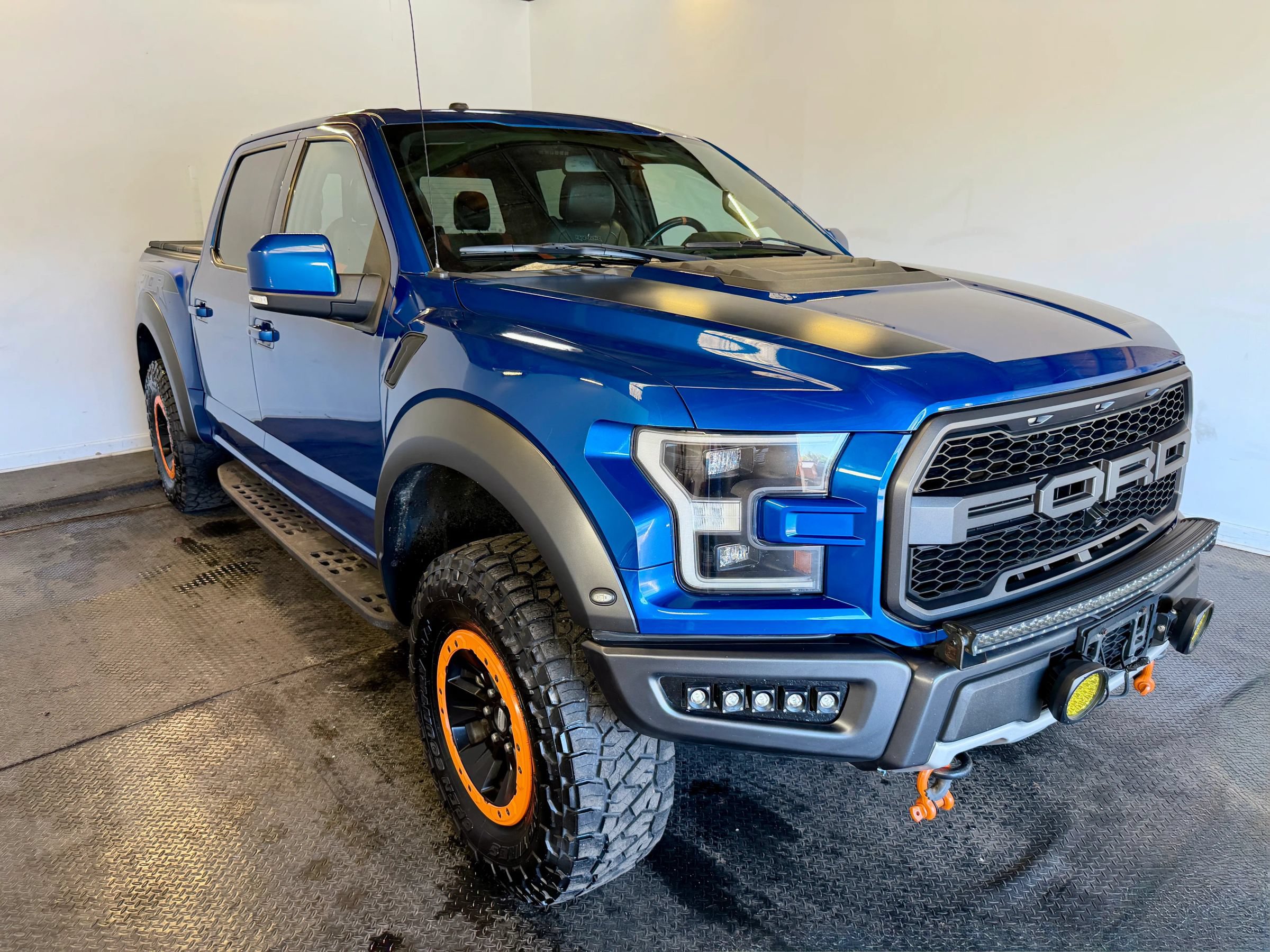 Used 2018 Ford F150 Raptor w/ Equipment Group 802A Luxury AWD/4WD image 4