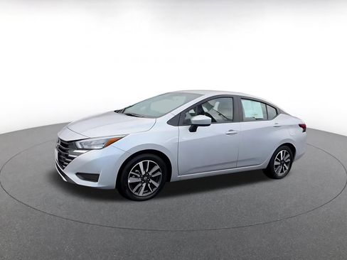 Used 2025 Nissan Versa SV image 8