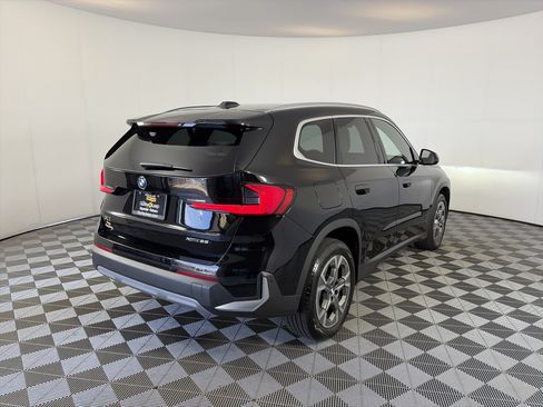Used 2023 BMW X1 xDrive28i AWD/4WD image 10