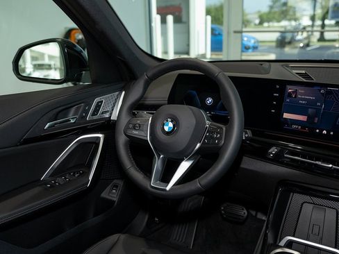 Used 2025 BMW X1 xDrive28i w/ Technology Package AWD/4WD image 39