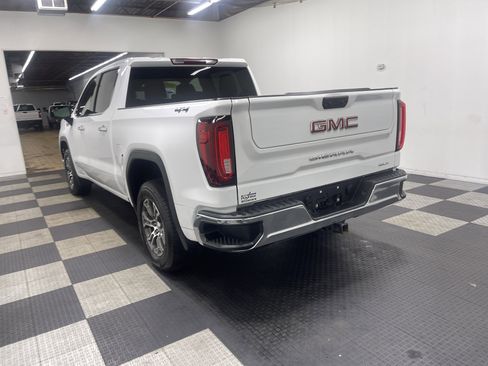 Used 2024 GMC Sierra 1500 SLT image 2