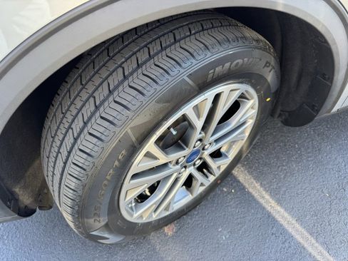 Used 2022 Ford Escape SEL image 13