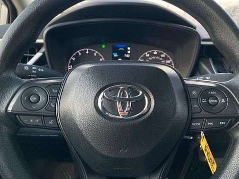 Used 2025 Toyota Corolla LE FWD image 18