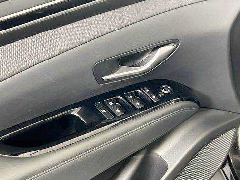 Used 2022 Hyundai Tucson Limited image 18