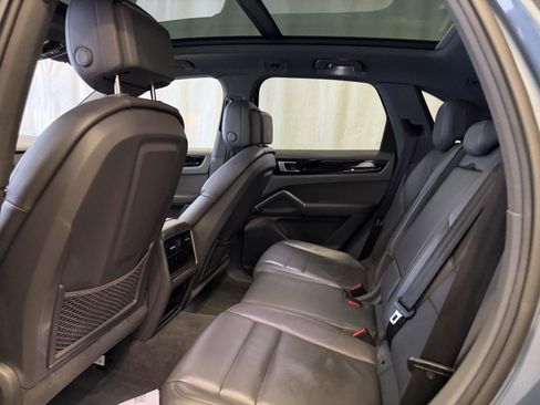 Used 2019 Porsche Cayenne image 24