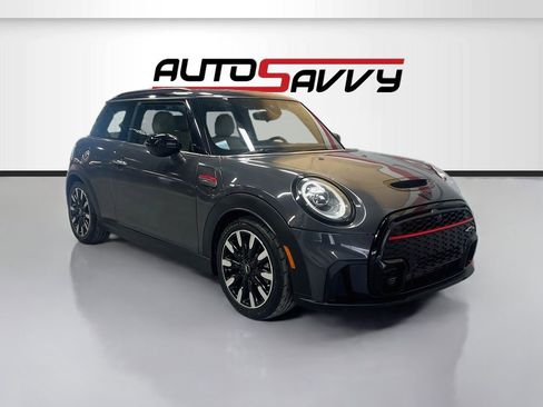 Used 2021 MINI Cooper S image 1