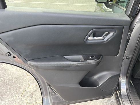 Used 2024 Nissan Rogue SV AWD/4WD image 17