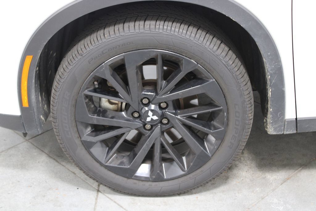 Used 2023 Mitsubishi Outlander SE Black Edition AWD/4WD image 42