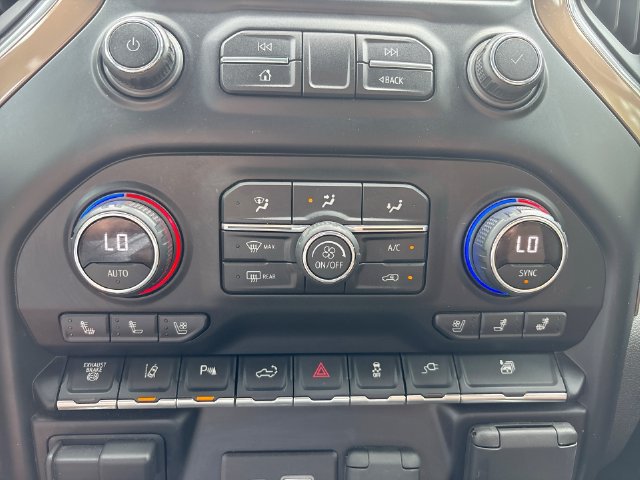 Used 2020 Chevrolet Silverado 2500 High Country w/ Technology Package AWD/4WD image 19