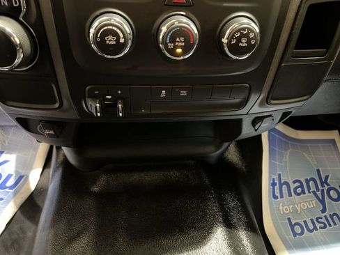 Used 2020 RAM 1500 Tradesman w/ Chrome Appearance Group RWD image 15
