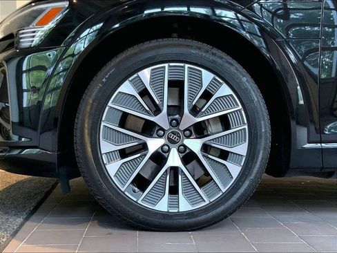 Used 2024 Audi Q8 e-tron Prestige w/ Prestige Package AWD/4WD image 9