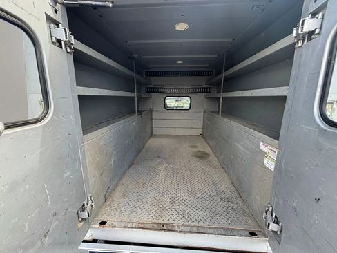 Used 2017 RAM 3500 Tradesman w/ Chrome Appearance Group image 33