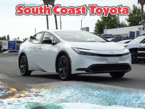 New 2026 Toyota Prius LE FWD image 1