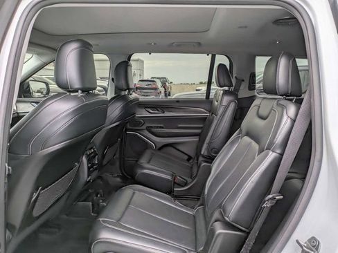 Used 2021 Jeep Grand Cherokee L Limited w/ Luxury Tech Group II AWD/4WD image 14