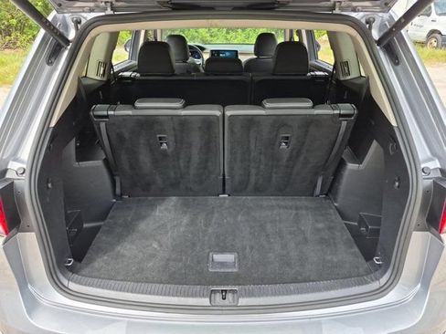 Used 2025 Volkswagen Atlas SE FWD image 28