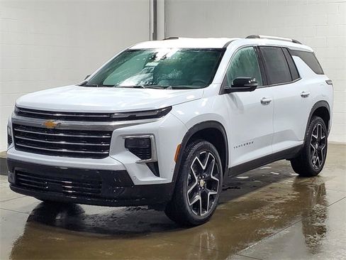 New 2026 Chevrolet Traverse High Country w/ LPO, Floor Liner Package image 2