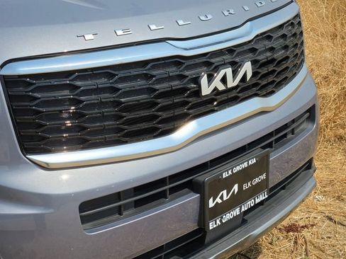 Certified 2022 Kia Telluride EX w/ Towing Package FWD image 5