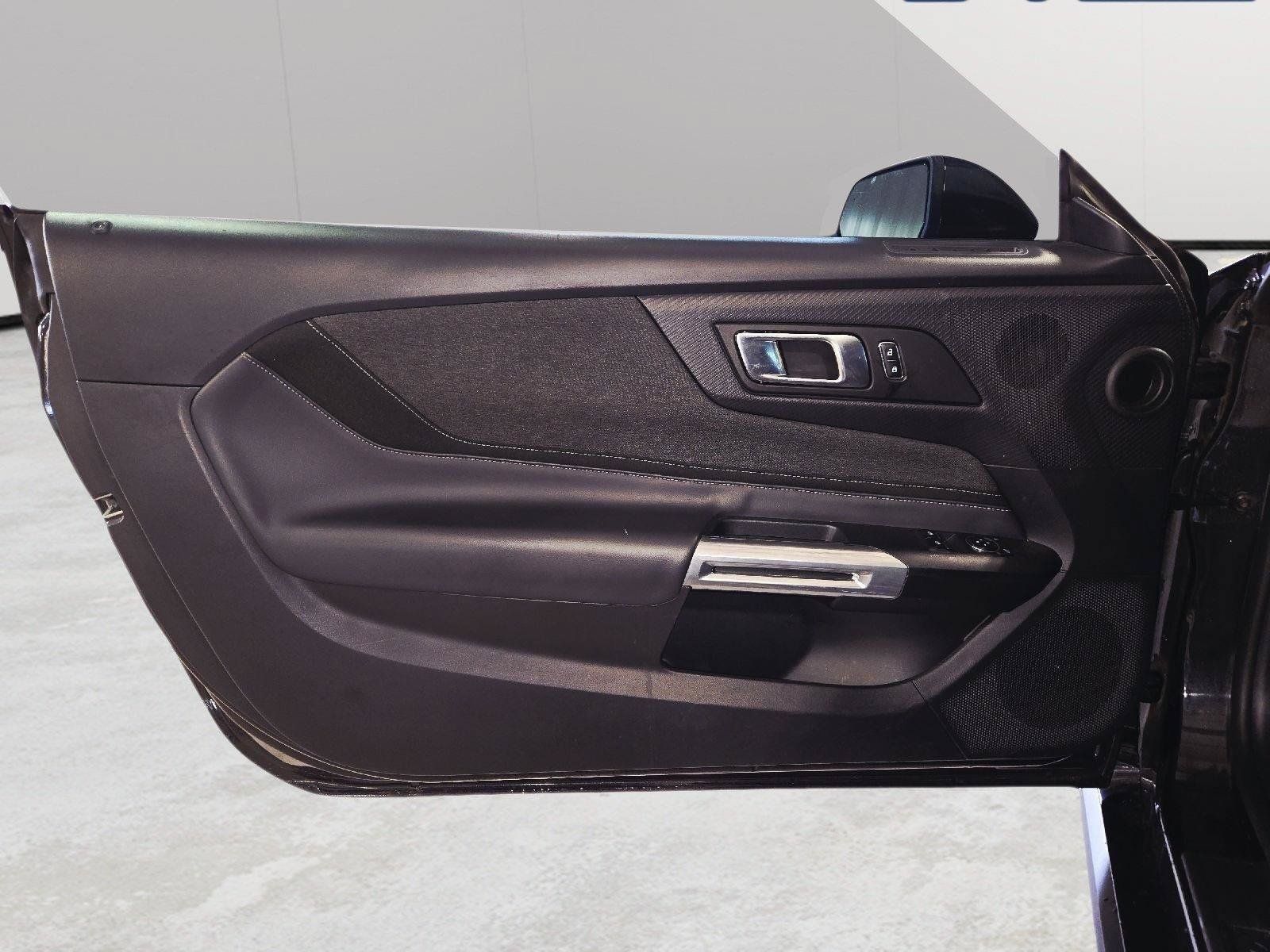 Certified 2024 Ford Mustang Coupe RWD image 9