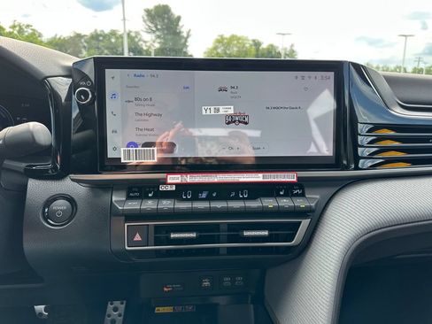 Used 2026 Toyota Camry SE FWD image 23