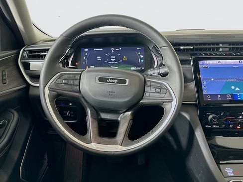 Used 2022 Jeep Grand Cherokee Limited 4xe w/ MOPAR Finishing Package AWD/4WD image 18