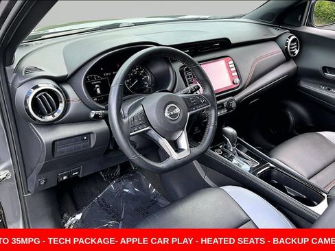 Used 2023 Nissan Kicks SR w/ SR Premium Package FWD image 17