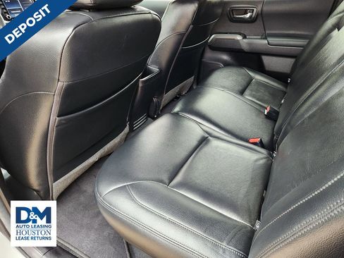 Used 2023 Toyota Tacoma TRD Off-Road image 38