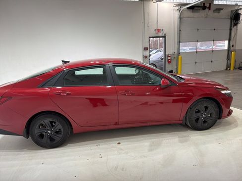 Used 2023 Hyundai Elantra SEL image 7