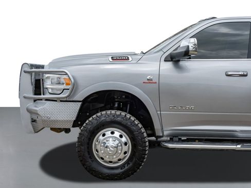 Used 2022 RAM 3500 Laramie AWD/4WD image 10