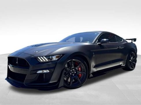 Used 2022 Ford Mustang Shelby GT500 w/ Carbon Fiber Track Pack RWD image 4