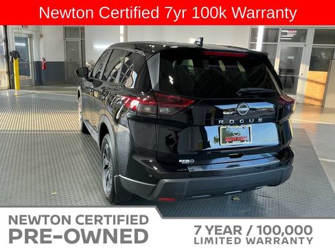 Used 2025 Nissan Rogue SV FWD image 21
