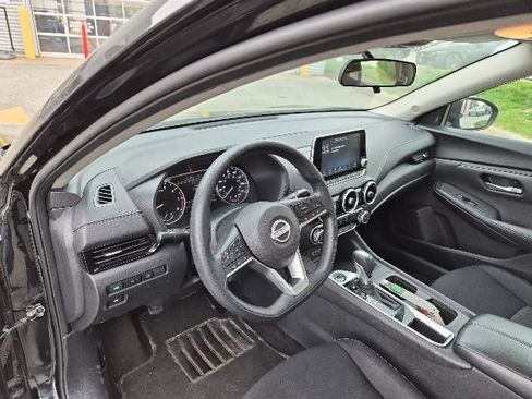 Used 2024 Nissan Sentra SV FWD image 13