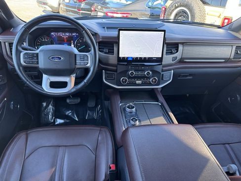Used 2024 Ford Expedition Limited image 4