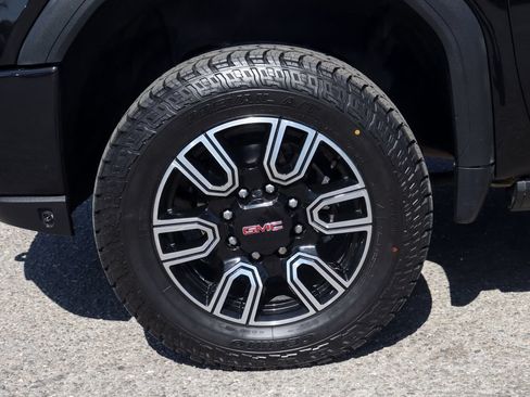 Used 2023 GMC Sierra 2500 AT4 w/ AT4 Preferred Package AWD/4WD image 50
