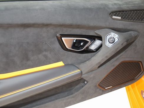 Used 2023 Lamborghini Huracan Tecnica image 45