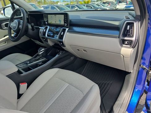 Certified 2023 Kia Sorento S image 21