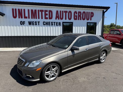 Used 2011 Mercedes-Benz E 550 4MATIC Sedan w/ Premium 2 Pkg image 1
