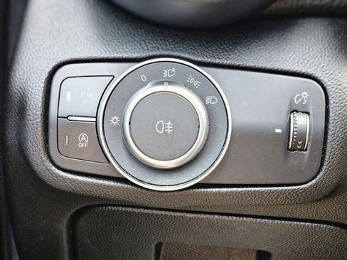 Used 2017 Alfa Romeo Giulia Ti w/ TI 19" Sport Package image 20