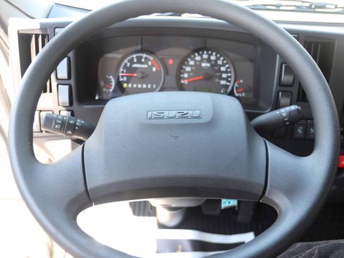Used 2024 Isuzu NPR image 21