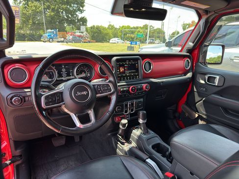 Used 2021 Jeep Gladiator Rubicon AWD/4WD image 17