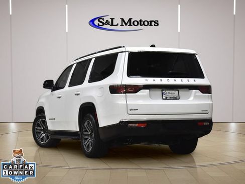 Certified 2024 Jeep Wagoneer Series II w/ Flexible Seating Group AWD/4WD image 10