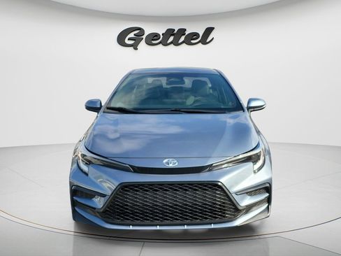 Used 2024 Toyota Corolla SE FWD image 3