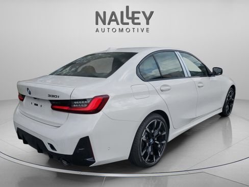 Used 2025 BMW 330i Sedan w/ M Sport Package image 3
