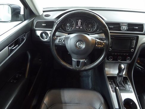 Used 2014 Volkswagen Passat 2.5 SE image 10