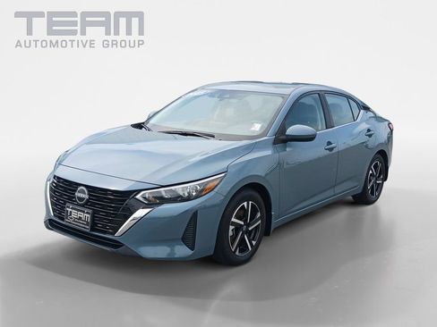 Used 2025 Nissan Sentra SV FWD image 3