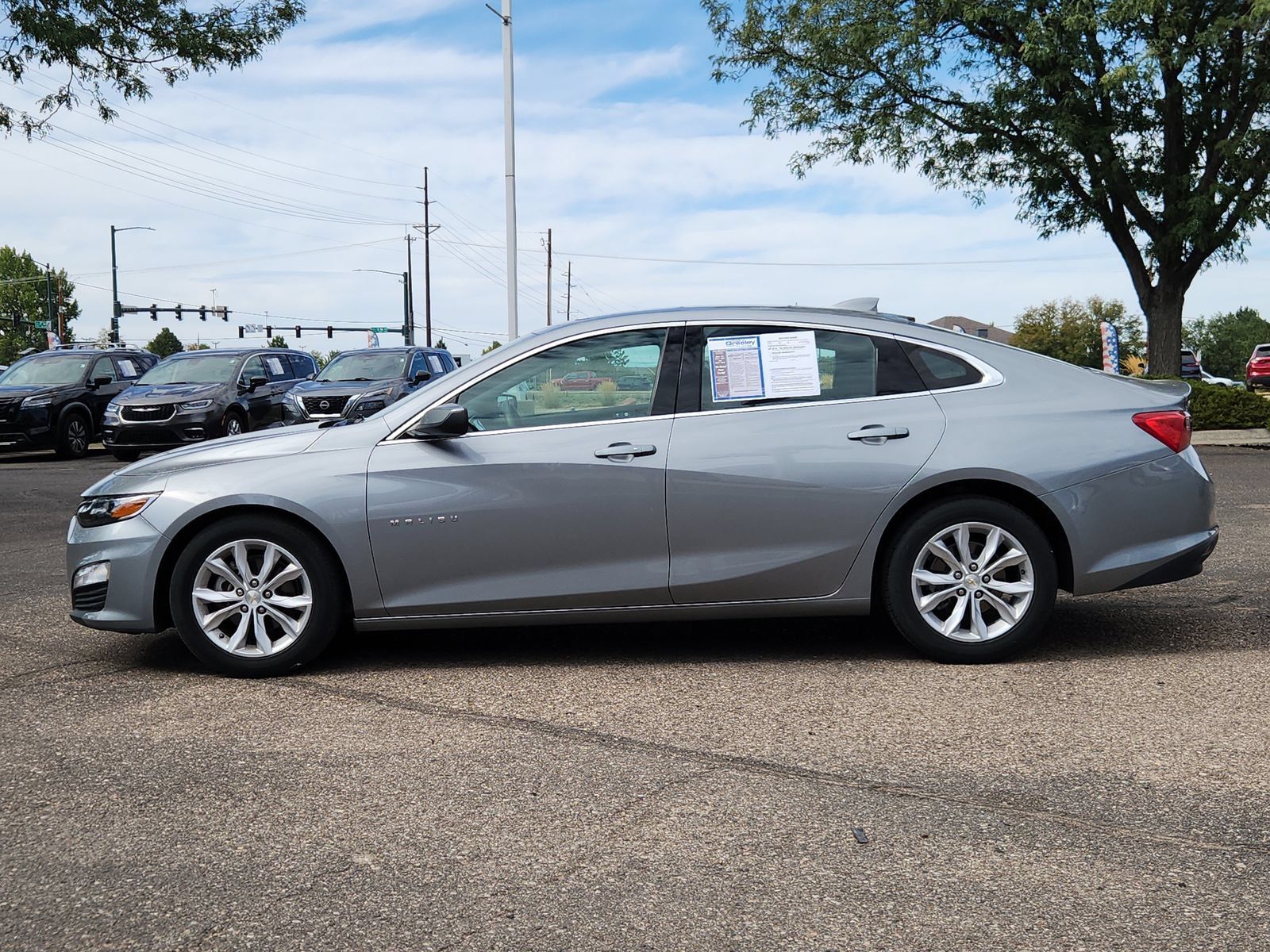 Used 2024 Chevrolet Malibu LT FWD image 2
