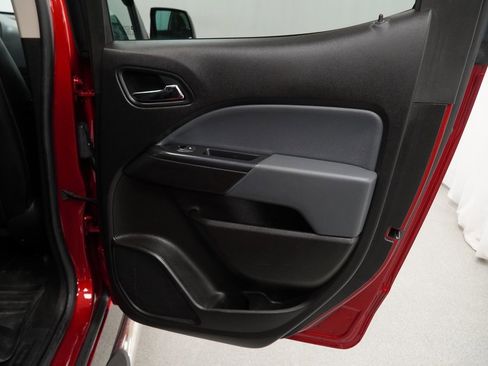 Used 2021 Chevrolet Colorado Z71 w/ Safety Package image 43